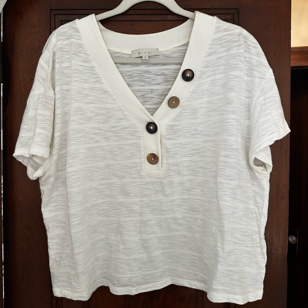 Gibson Cream Button-Accent V-Neck Tee